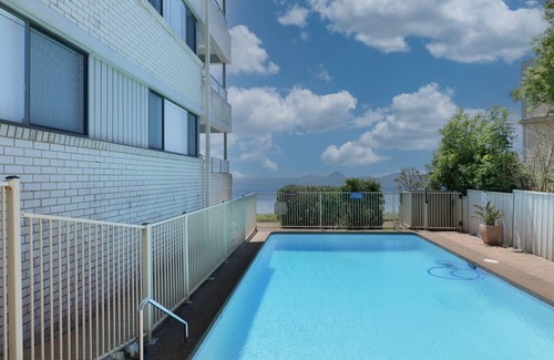 Soldiers Point Apartment | 2 Bedrooms w/Pool+Beach within metres of your door