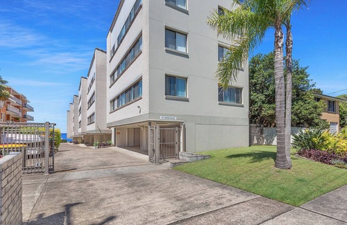 Soldiers Point Apartment | 2 Bedrooms w/Pool+Beach within metres of your door