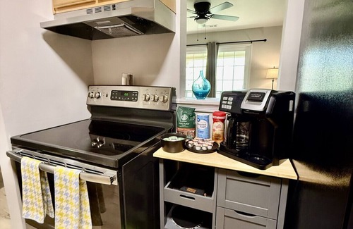Greensboro Apartment | 2 Bedrooms w/Pool and Central Triad Location