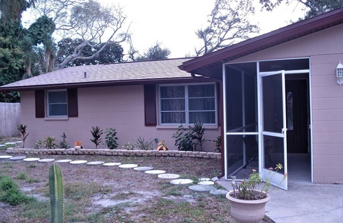 Venice House | 2 Beds 2 Baths Home With Swim Pool 2 Miles To Gulf Beaches