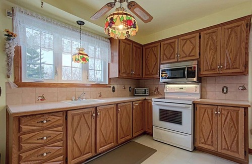 Longueuil House | 2 beds in private room B with free parking - 15 min downtown