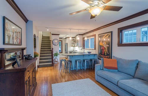 Hiawatha House | 2 beers on tap, like new renovated home between Target Center & airport