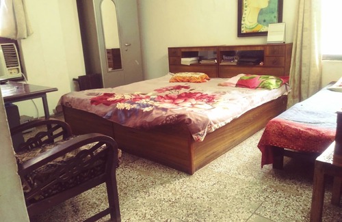 Delhi House | 2 BHK with basic amenities