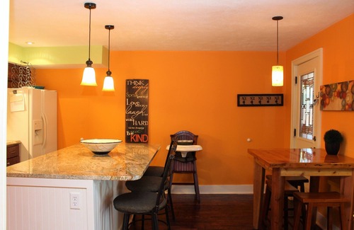 South Haven Apartment | 2 blocks from Lake Michigan family friendly