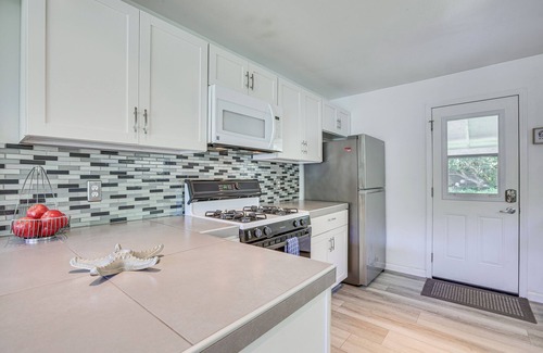Oceano Cottage | 2 Blocks to Beach: Dog-Friendly Oceano Cottage