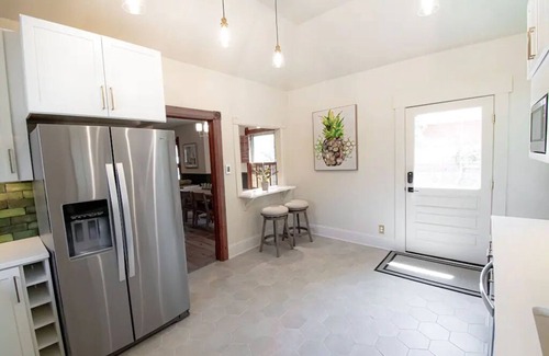 Littleton House | 2 blocks to Main St Littleton 🌻 Garden 🐾 Fenced Yard 🌲 Zero Cleaning Fee!