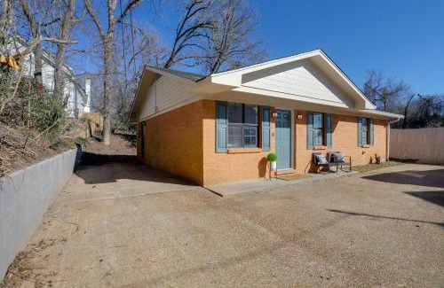 Oxford House | 2 Blocks to Oxford Square Ole Miss Retreat