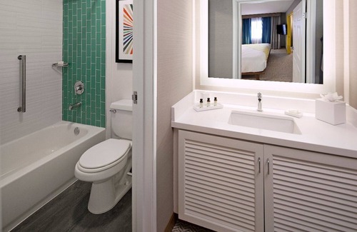 Venice Hotel | 2 Boulevard Mega King Suite at The Kinney Venice Beach!