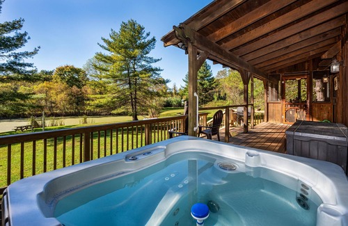 Bloomington Cabin | 2 BR, 1 BA Log Cabin