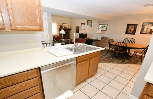 Notre Dame Condo | 2 Br 2 b Condo at Unv of Notre Dame, Short and long term stays welcome! ND Foot