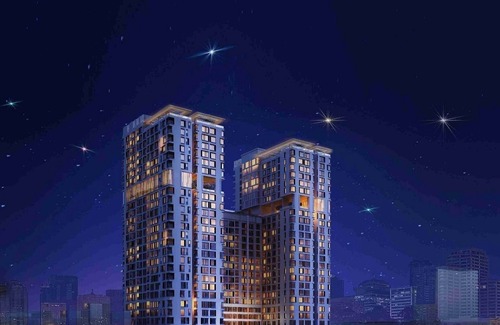 District 7 House | 2 BR 2 BA 5 SLEEP BALCONY POOL Live downtown SaiGon