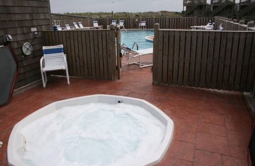 Hatteras Condo | 2 BR/2 BA Hatteras Top Floor Oceanfront Condo