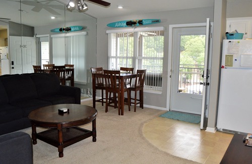 Lakeland Condo | 2 BR/2 BA Lakefront Lighthouse Landing Condo with Wifi