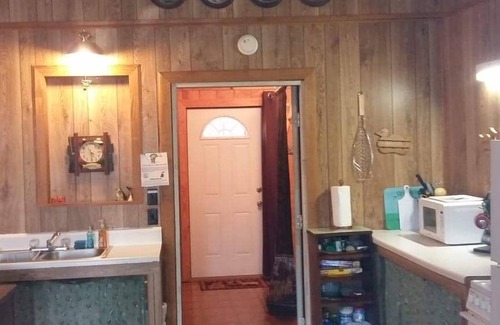 Donalsonville Cabin | 2 BR 2 Bath Cabin on private 1.5 acres.Huge cement pad for parking. No clay road