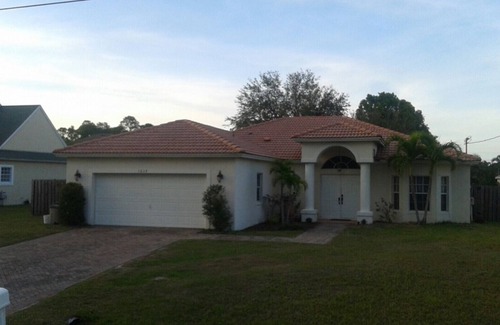 Port Saint Lucie House | 2 BR 2 Bath Close to Everything