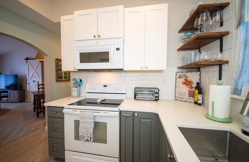 Bradenton Beach House | 2 BR 2 Full BA on Anna Maria Island just steps to Beach!