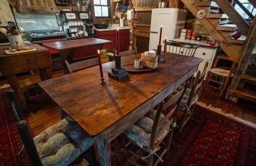Rutherfordton Cabin | 2-BR, 3 B 1860 hand hewn log cabin in peaceful setting Rutherfordton WiFi, AC