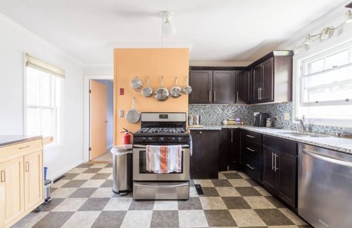 Centennial Apartment | 2 BR 3 Min Walk to Medical Center and UVM!