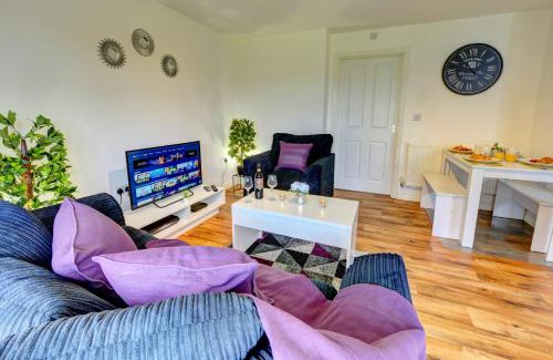Coventry Apartment | 2-BR Apartment, En-suite, Allocated Parking, next to Playground
