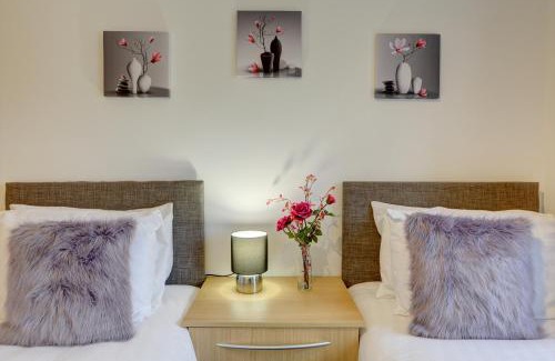 Coventry Apartment | 2-BR Apartment, En-suite, Allocated Parking, next to Playground