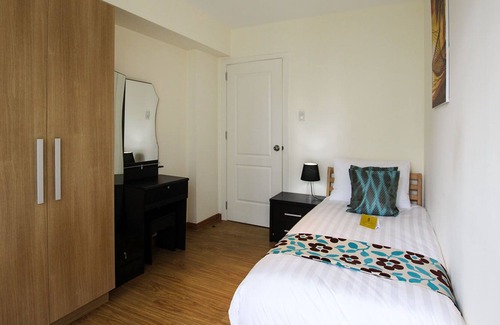 Don Bosco Apartment | 2-BR Beach View @ Positano 704