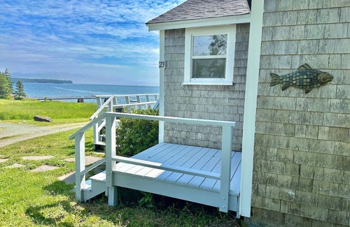 Bernard House | 2 BR Beachfront Home + Large Deck [Harbor Hideout]