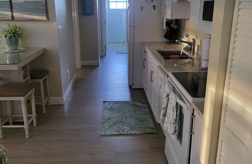 Fort Myers Beach Condo | 2 BR BEAUTY ON BEACH SIDE 2550 Estero Blvd.