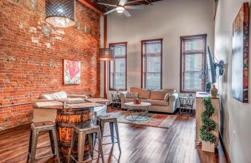 Historic Downtown La Crosse Apartment | 2 BR Central 2 Blocks to La Crosse Center