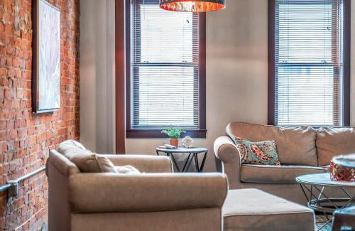 Historic Downtown La Crosse Apartment | 2 BR Central 2 Blocks to La Crosse Center