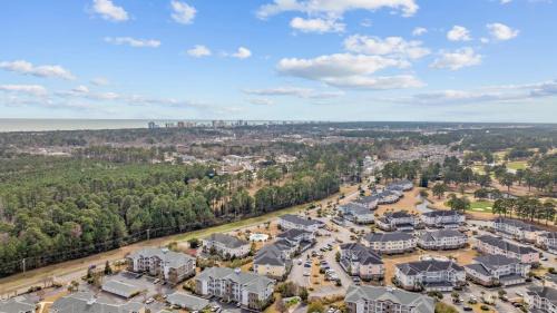 Central Myrtle Beach Apartment | 2 BR Condo, in sought after Myrtlewood! retreat Sleeps 4!