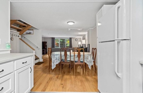 Thornton Condo | 2-BR Condo Near Welch-Dickey and Waterville Valley