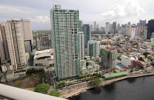 Makati Apartment | 2-BR Deluxe @ ACQUA Livingstone 3807