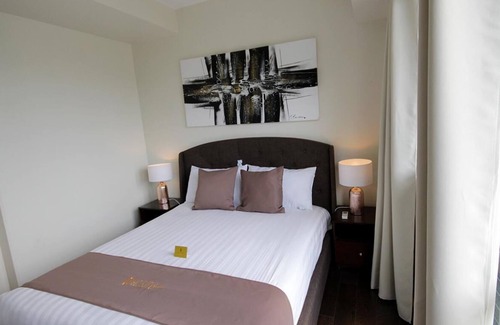 Makati Apartment | 2-BR Deluxe @ ACQUA Livingstone 3807