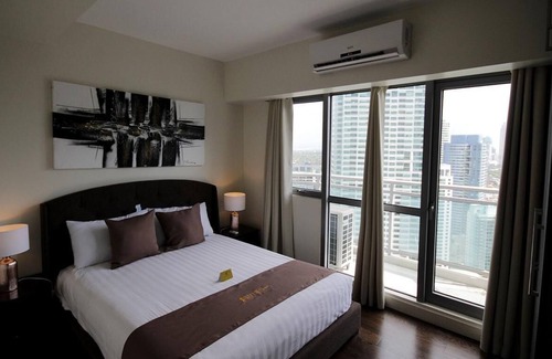 Makati Apartment | 2-BR Deluxe @ ACQUA Livingstone 3807