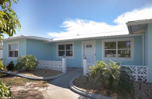 Grove City Apartment | 2 BR,Heated POOL, 1 Mile direct gulf access, GREAT Location, Dockage