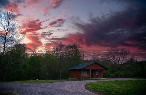 Equality Cabin | 2 BR Hot Tub Cabin- Closest Cabins to Garden of the Gods-Shawnee National Forest