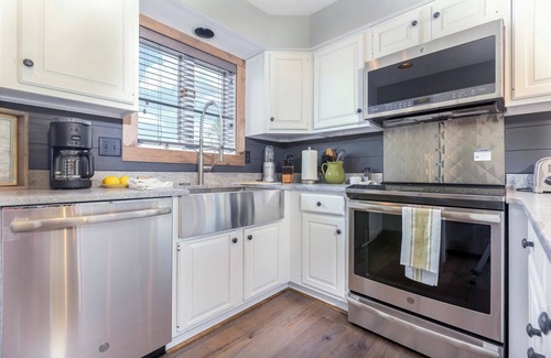 Blowing Rock Condo | 2 BR in Chetola Resort w/all resort amenities, walk to Main St Blowing Rock