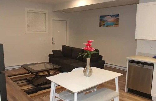 White Rock Apartment | 2 BR Suite