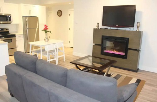 White Rock Apartment | 2 BR Suite