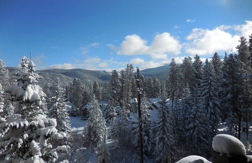 Peak 8 Condo | 2 BR Updated Condo-Mountain View! Excellent location, views & value!