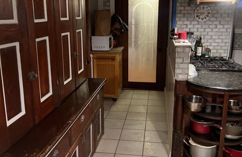 Poughkeepsie Apartment | 2 Br Victorian Apt 2800 sq ft 2 floors with Full Kitchen 2 baths and Laundry