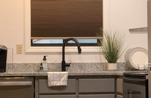 Hendersonville Condo | 2 BR/Walk Downtown/Local Brews