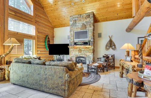 Arnold House | 2 Cabins Group and Family Getaway in Arnold!