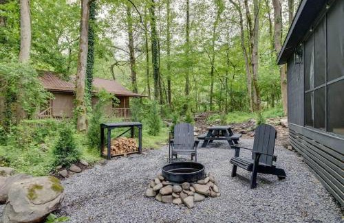 Rocky Grove House | 2 Cabins side by side - Sleeps 9 Perfect for 2 fa