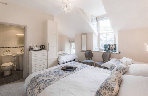 Ambleside Bed & Breakfast | 2 Cambridge Villas