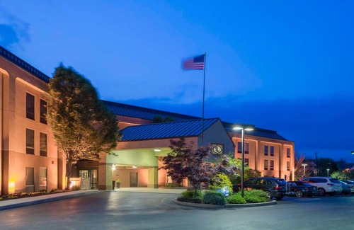 Carlisle Hotel | 2 Charming Rooms Near Dickinson College – Perfect for Relaxation and Exploration