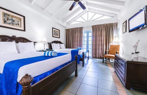 Hastings Hotel | 2 Classy Units Close to Bridgetown! Onsite Swimming Pool, FREE Parking!
