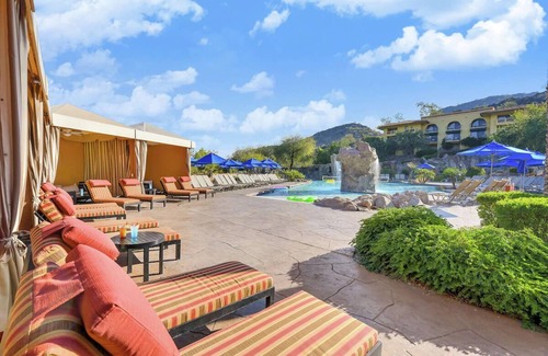 North Mountain Hotel | 2 Comfortable Resort Rooms in Mountain Resort w/Seven Pools & Water Slide