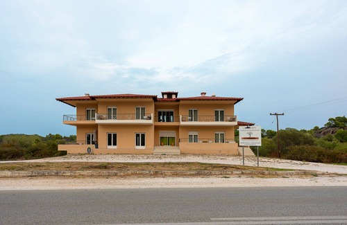 Ormos Panagias Apartment | 2 Connected Studios Ground Floor in the heart of Sithonia Peninsula