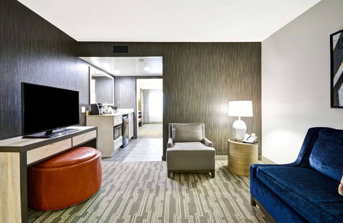 Charlotte Hotel | 2 Connecting Suites at a Hotel